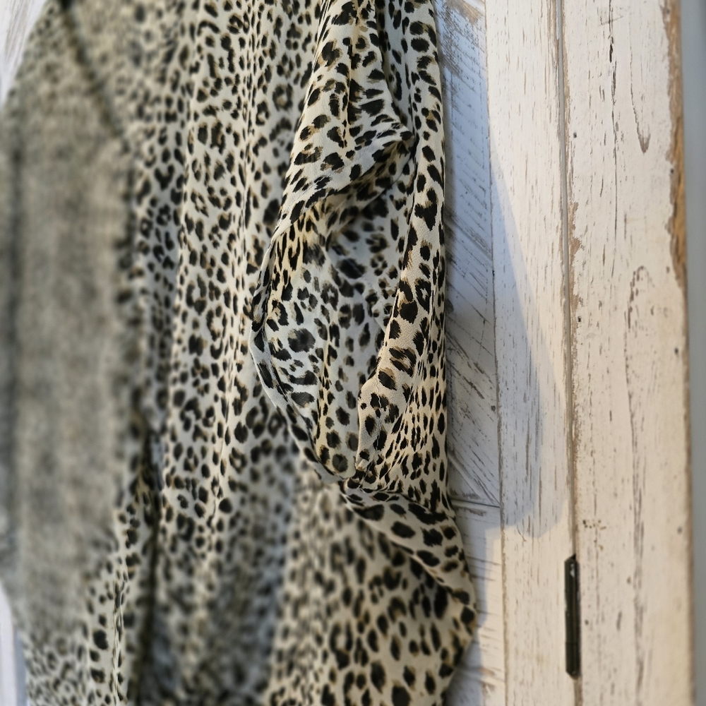 Leopard Print Women's Top By Umgee - Picture 3 of 8